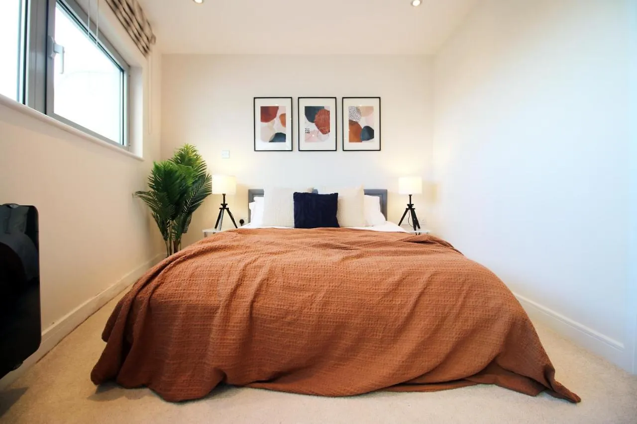 The Skyline - Luxury City Centre Flat With Designated Parking Cardiff