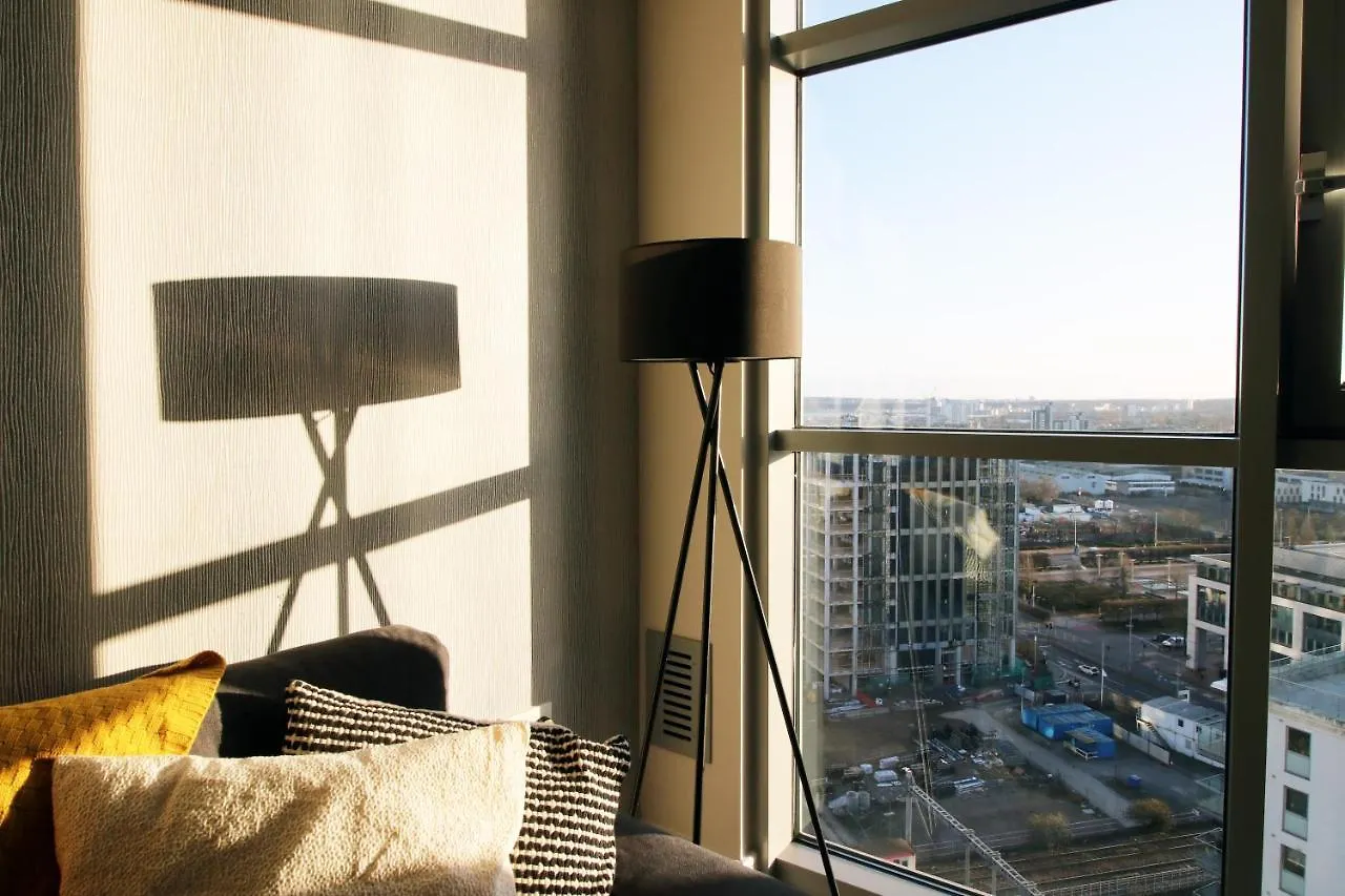 The Skyline - Luxury City Centre Flat With Designated Parking Cardiff 0*,  Regno Unito